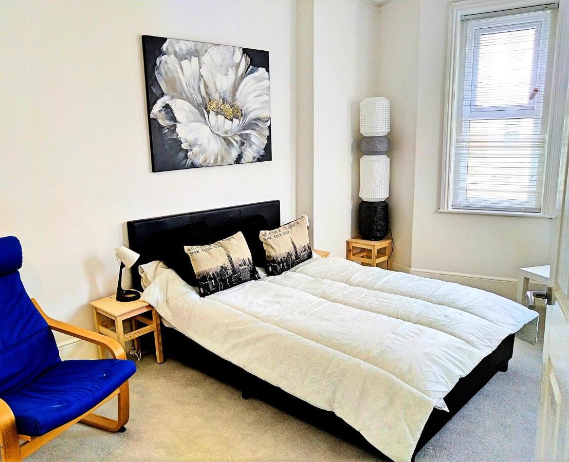 Entire Floor 2 Bedrooms On Westcliff Bournemouth Eksteriør billede