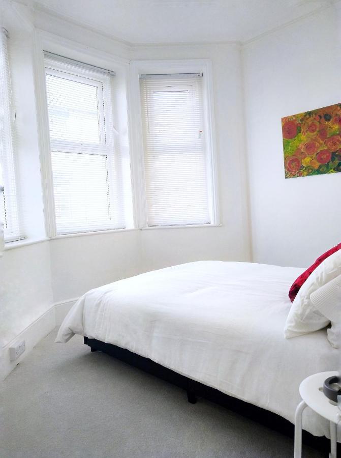 Entire Floor 2 Bedrooms On Westcliff Bournemouth Eksteriør billede