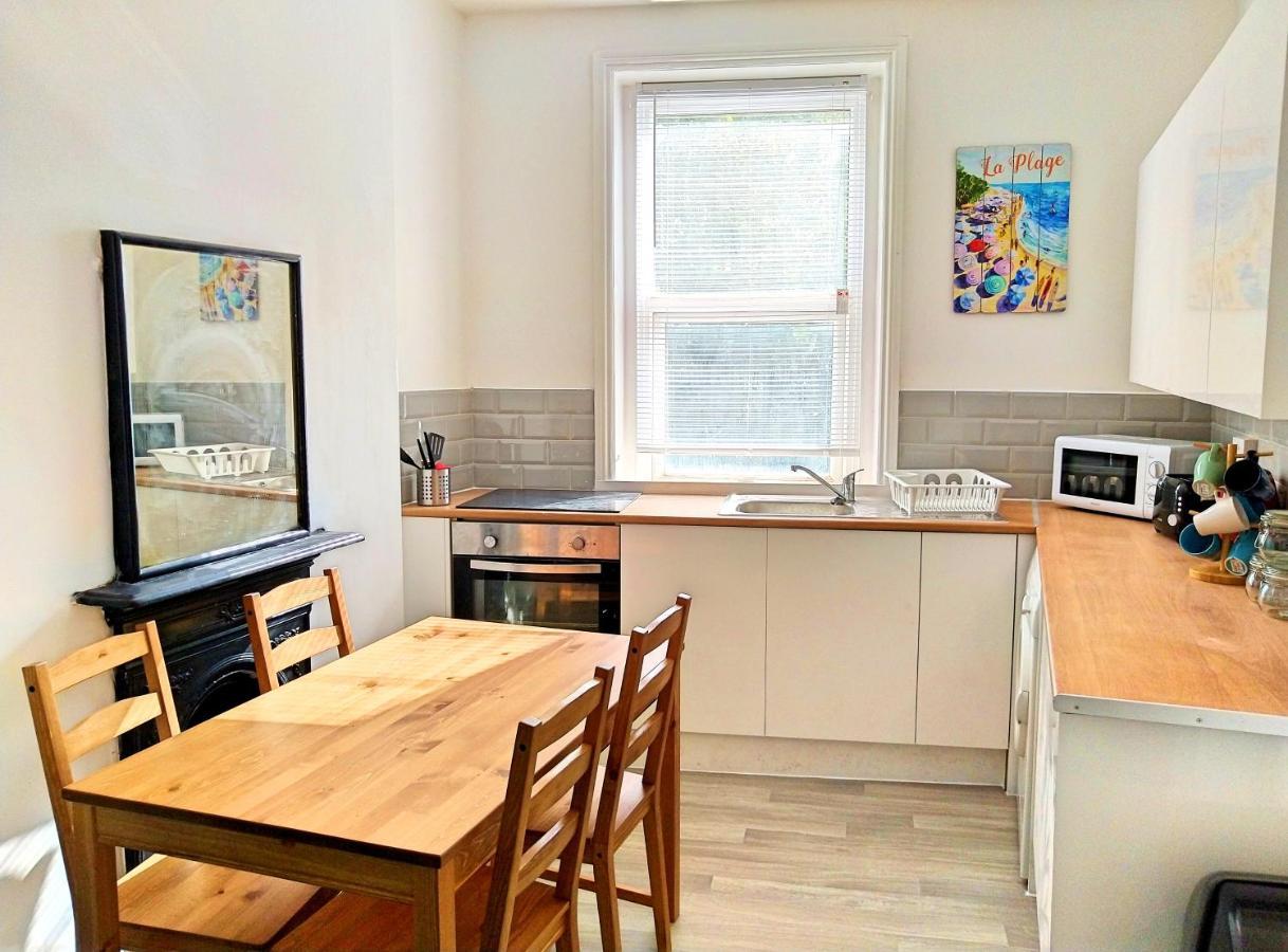 Entire Floor 2 Bedrooms On Westcliff Bournemouth Eksteriør billede